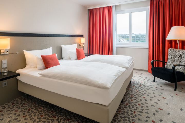 Room 3 of 47