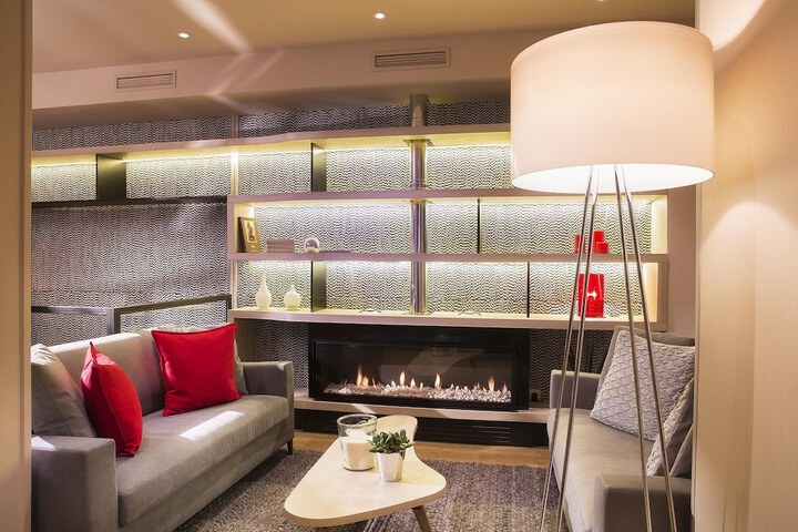 Entrance & Lobby