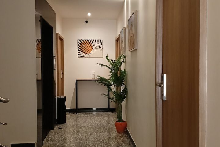 Ballroom/Hall 35 of 43