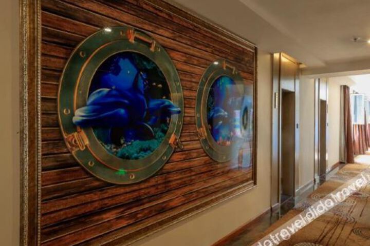 Hotel Interior 7 of 22