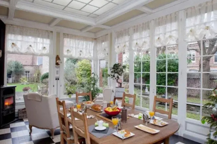 Dining 16 of 16