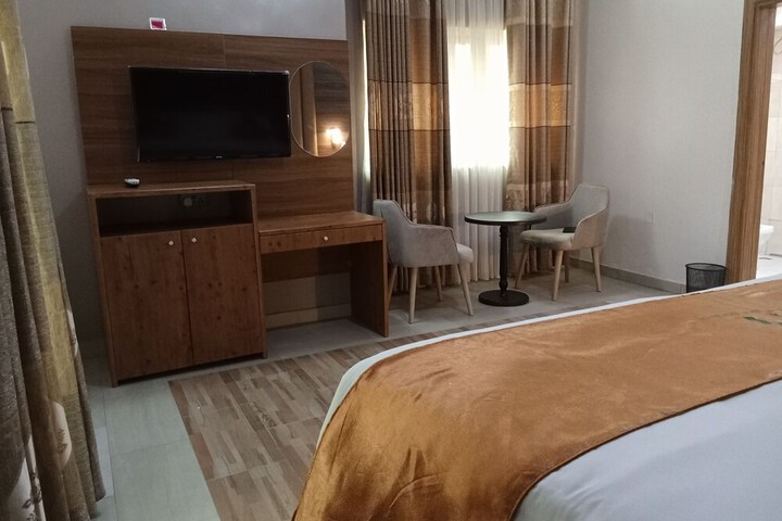 Room 17 of 43