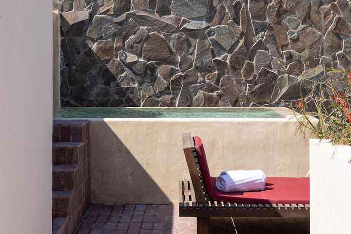 Pool 63 of 137