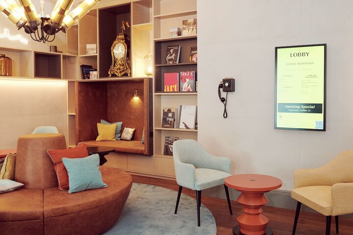 Entrance & Lobby