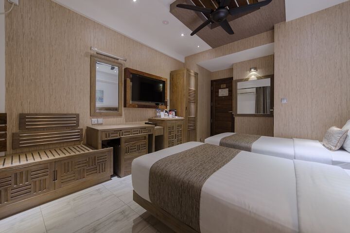 Room 14 of 118