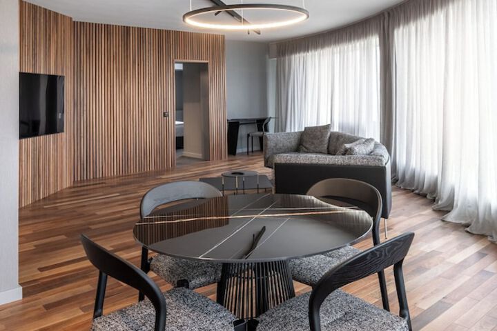 Room 21 of 64