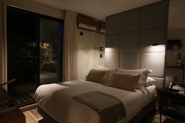 Room 5 of 106
