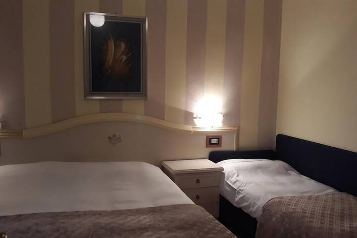 Room 13 of 53