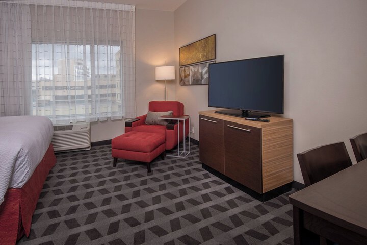Room 14 of 38