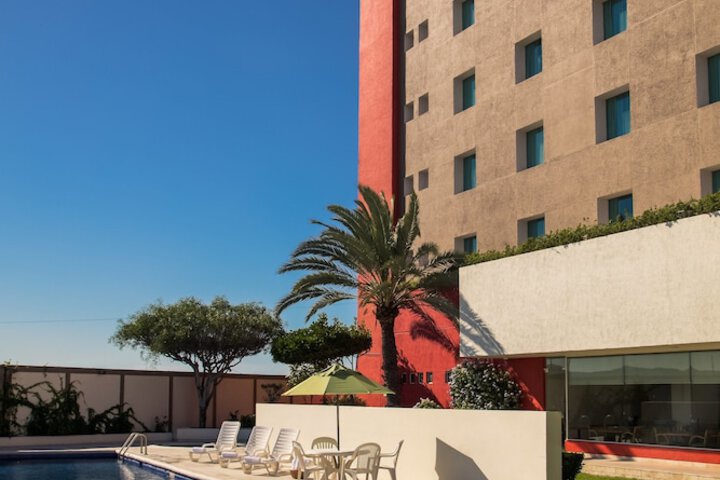 Pool Hotel