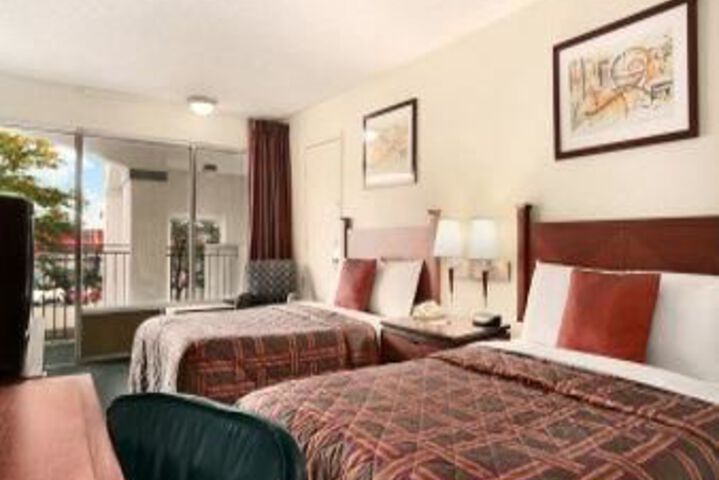 Room 3 of 6