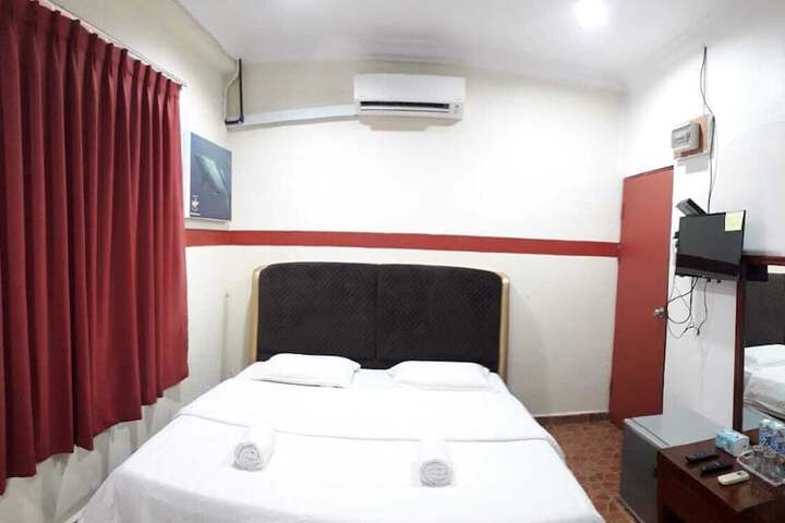 Room 3 of 7