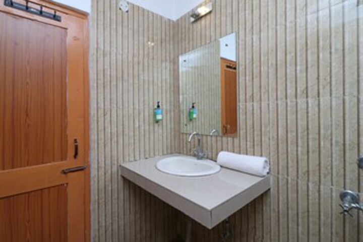 Room 6 of 41