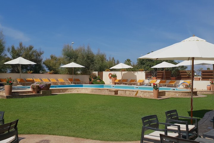 Pool Hotel