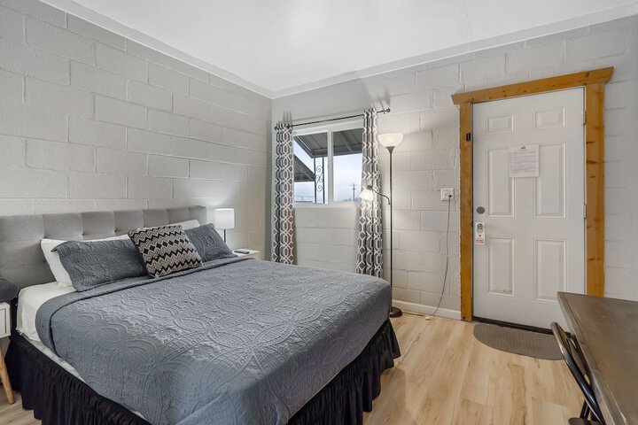 Room 28 of 61