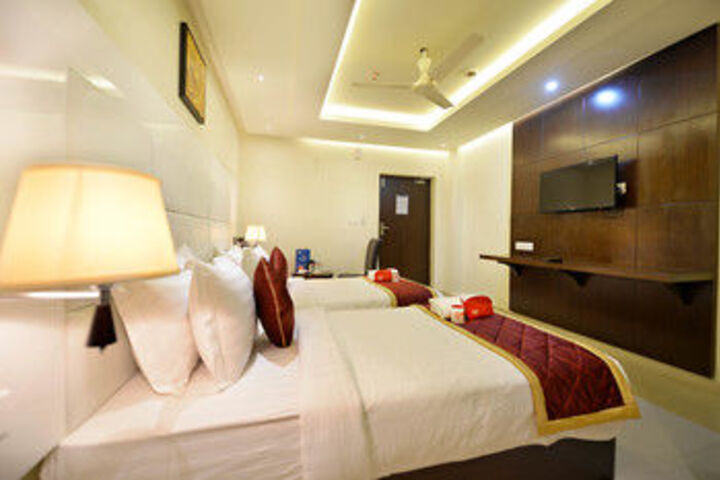 Room 13 of 20