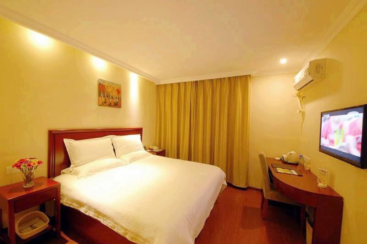 Room 5 of 35