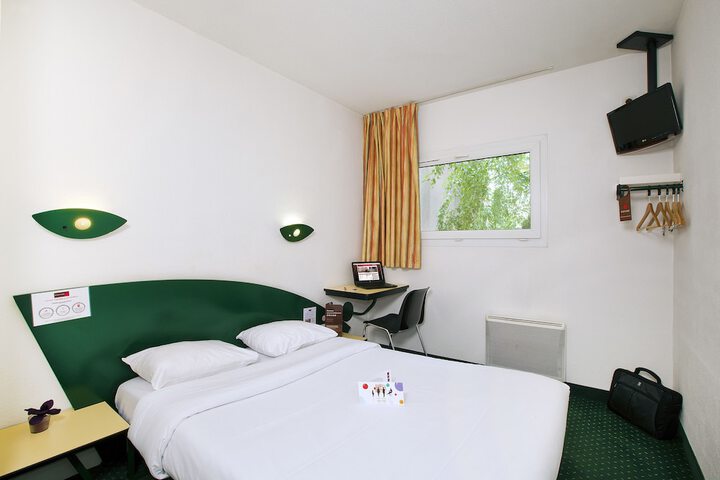 Room 5 of 54