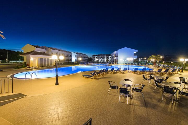 Pool Hotel
