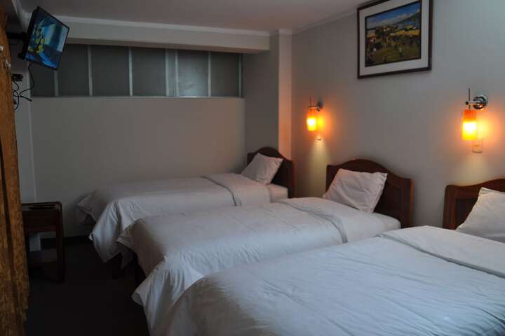 Room 16 of 28
