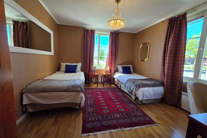 Room 80 of 334