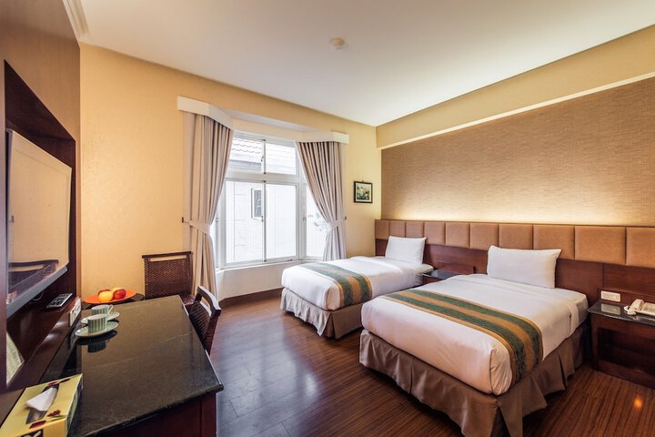 Room 10 of 36