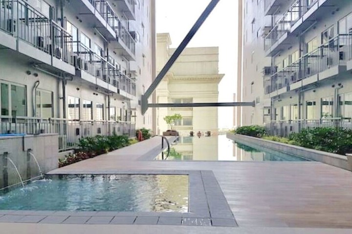 Pool 198 of 216
