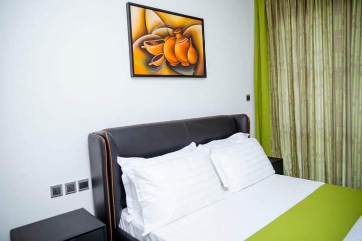 Room 9 of 37