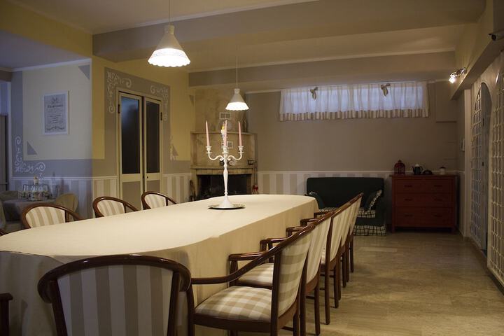 Dining 55 of 81