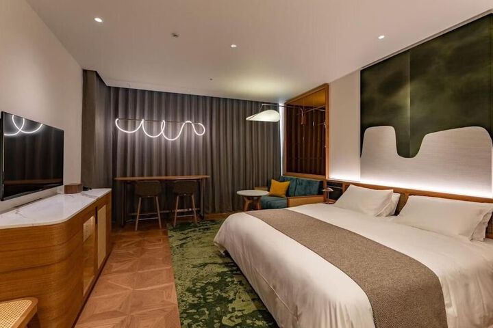 Room 17 of 190