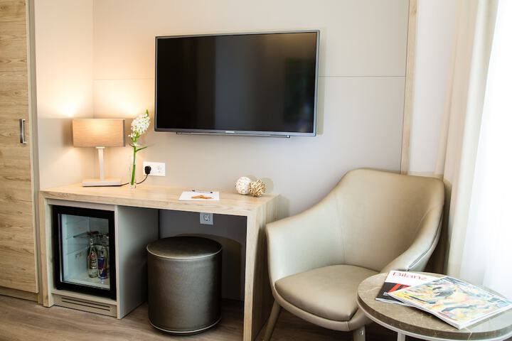 Room 13 of 36