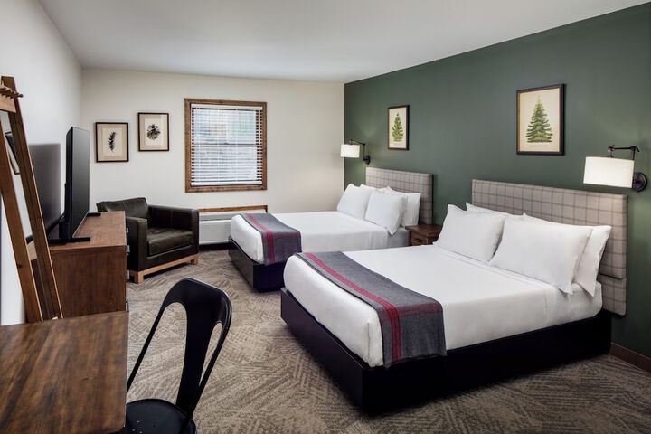 Lodge Double Bed Main Building (5 of 10)