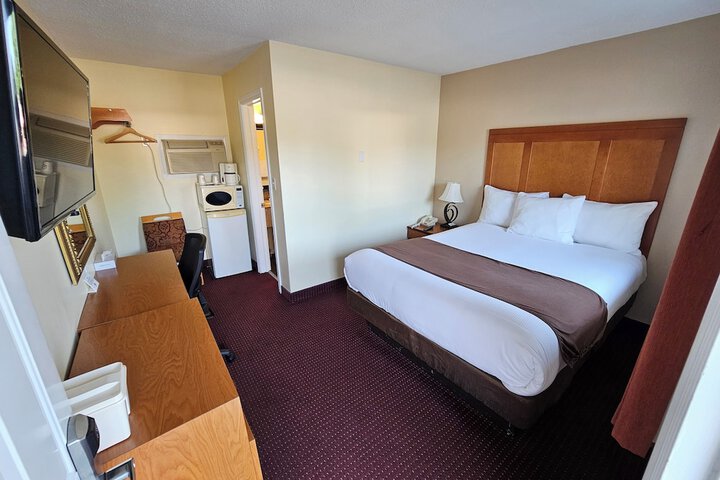 Room 12 of 38