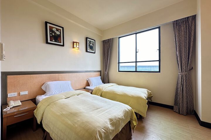 Room 2 of 31