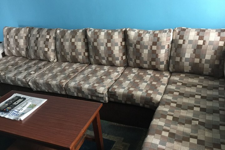 Room 8 of 18