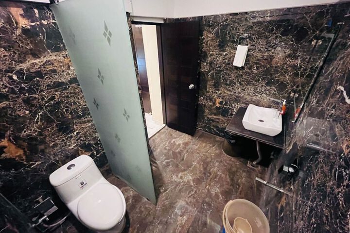 Room 2 of 18
