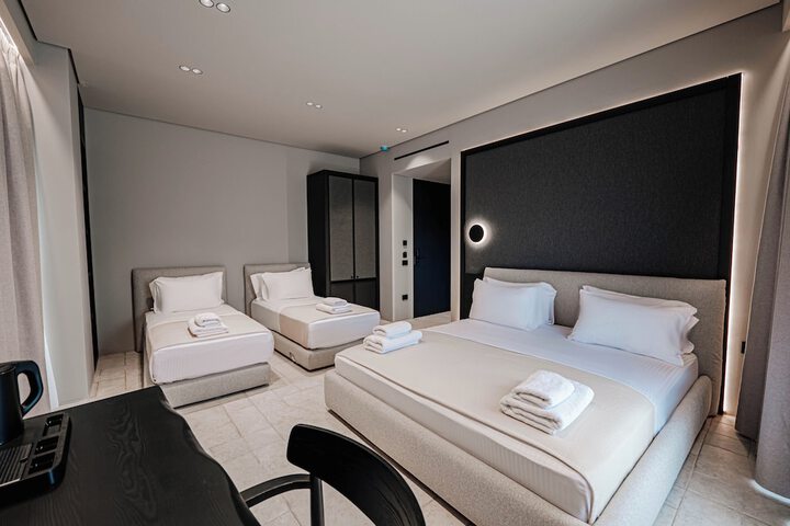 Room 14 of 104