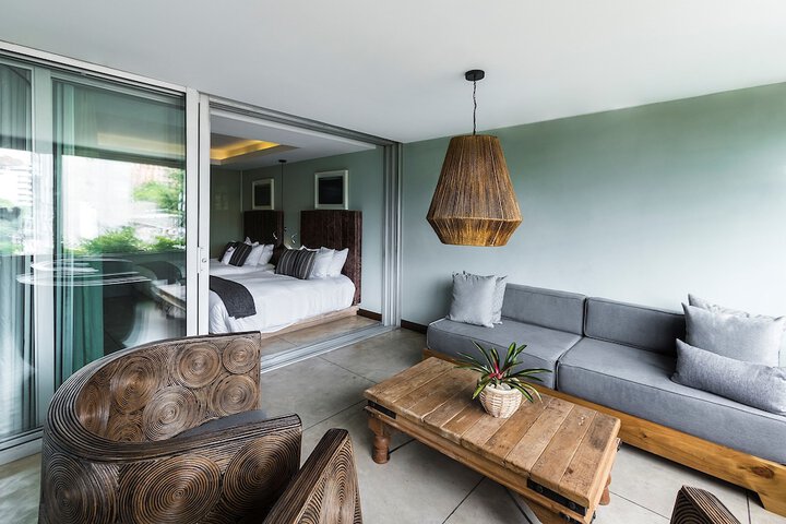 Room 6 of 49