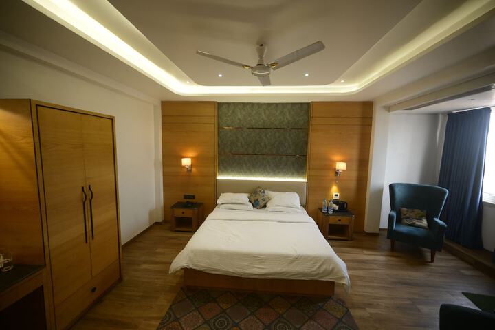 Room 6 of 54