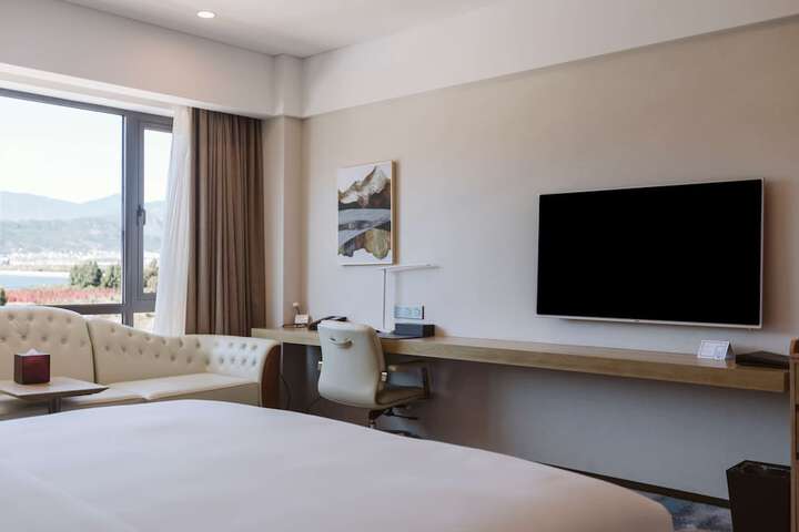 Room 16 of 131