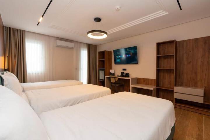 Room 29 of 77