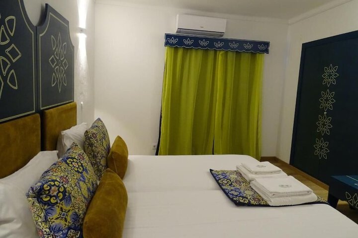 Room 8 of 32