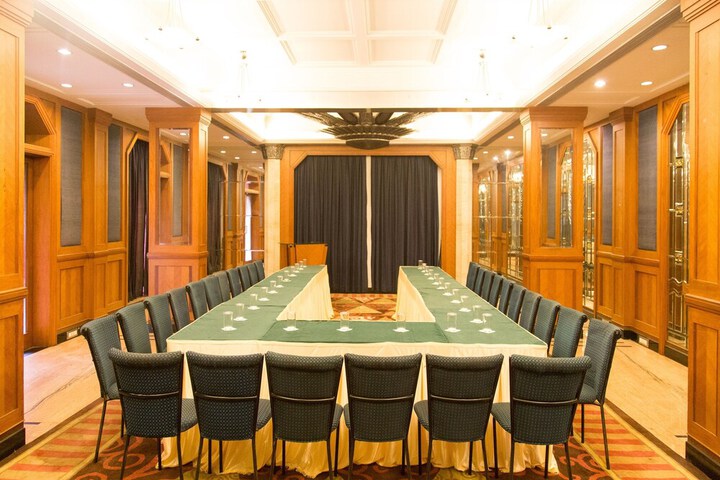Ballroom/Hall 32 of 40
