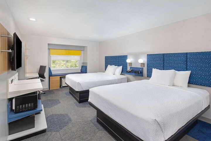 Room 5 of 25