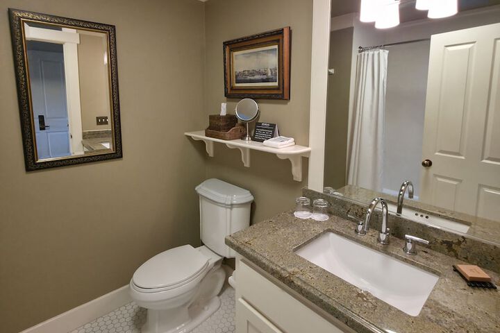 Room 115 of 139