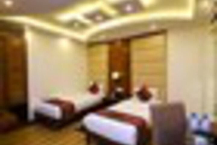 Room 53 of 339
