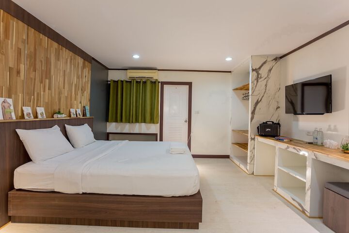 Room 25 of 85