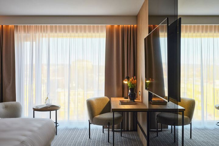 Room 34 of 53