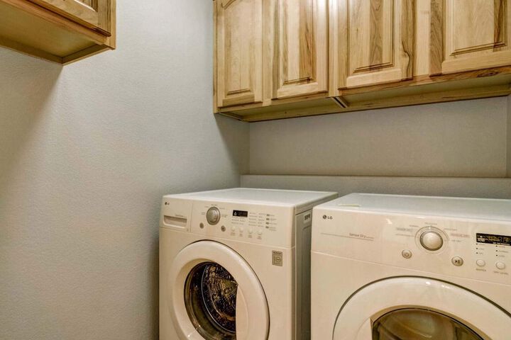 Laundry 21 of 43