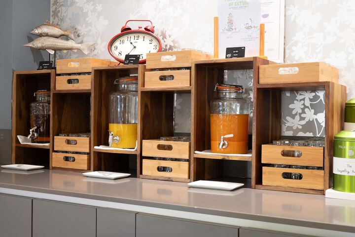 Breakfast/Coffee Service 69 of 209